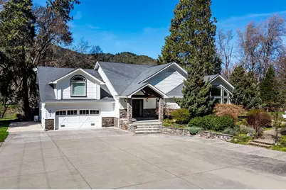 8550 Rogue River Highway, Grants Pass, OR 97527 - Photo 2