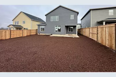 154 Valemont Drive #10, Eagle Point, OR 97524 - Photo 4