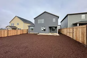 154 Valemont Dr, Eagle Point, OR 97524 - Photo 4