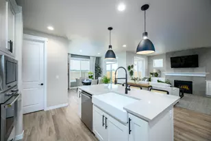 154 Valemont Dr, Eagle Point, OR 97524 - Photo 14