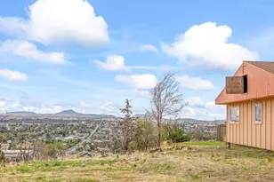 825 NW 3rd St, Madras, OR 97741 - Photo 32