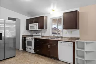 2552 Thorn Oak Dr, Medford, OR 97501 - Photo 16