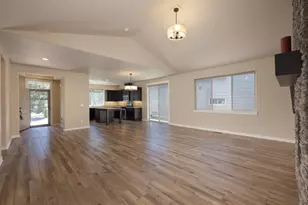 51844 Hollinshead Pl, La Pine, OR 97739 - Photo 4