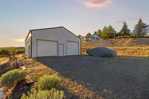 250 Burns St, Klamath Falls, OR 97603 - Photo 4
