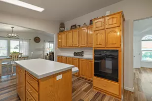 250 Burns St, Klamath Falls, OR 97603 - Photo 16