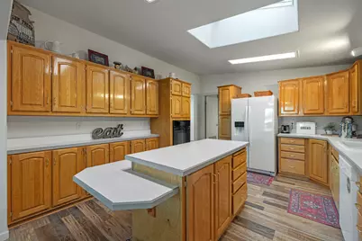 250 Burns Street, Klamath Falls, OR 97603 - Photo 18