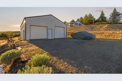 250 Burns Street, Klamath Falls, OR 97603 - Photo 14