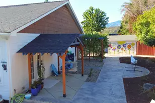 2204 Meals Dr, Medford, OR 97501 - Photo 40