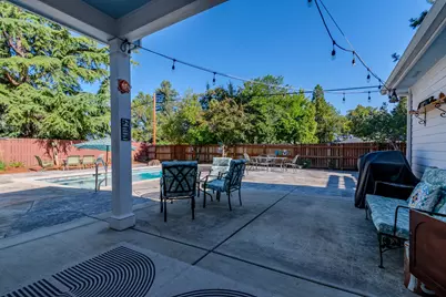 2204 Meals Drive, Medford, OR 97501 - Photo 16