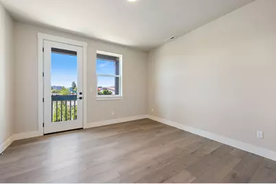 20530 NE Empire Avenue, Bend, OR 97701 - Photo 16