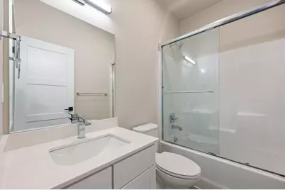 20530 NE Empire Avenue, Bend, OR 97701 - Photo 22