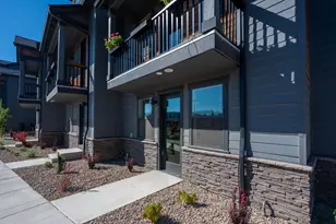 20530 NE Empire Ave, Bend, OR 97701 - Photo 2