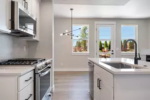 20530 NE Empire Ave, Bend, OR 97701 - Photo 12
