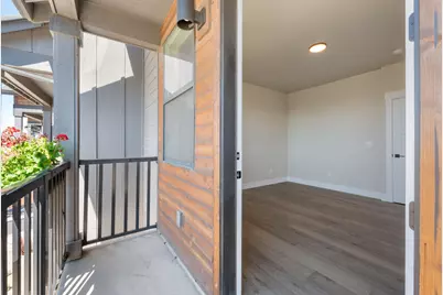 20530 NE Empire Avenue, Bend, OR 97701 - Photo 4