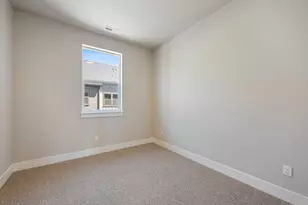 20530 NE Empire Ave, Bend, OR 97701 - Photo 20