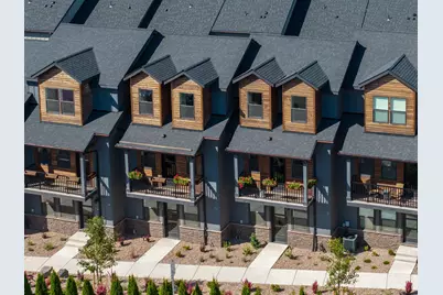 20532 NE Empire Avenue, Bend, OR 97701 - Photo 2