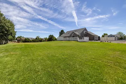 21442 Belknap Drive, Bend, OR 97701 - Photo 20