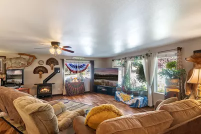 19275 Cherokee Road, Bend, OR 97702 - Photo 10