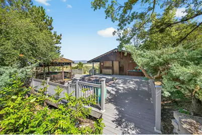 4360 N Foothill Road, Medford, OR 97504 - Photo 48