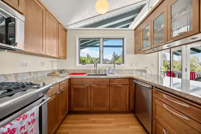 4360 N Foothill Road, Medford, OR 97504 - Photo 8