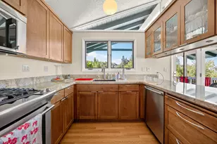 4360 North Foothill Road, Medford, OR 97504 - Photo 8