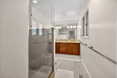 4360 N Foothill Road, Medford, OR 97504 - Photo 24