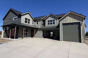4317 SW Reindeer Ave, Redmond, OR 97756 - Photo 2