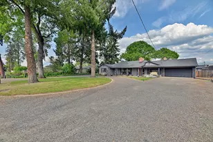 895 Casino Rd, Medford, OR 97501 - Photo 6