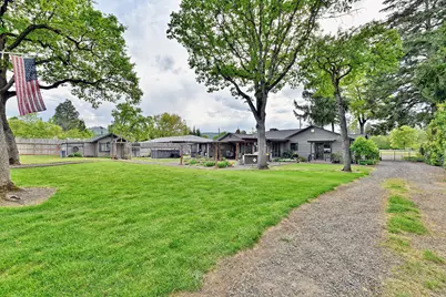 895 Casino Road, Medford, OR 97501 - Photo 46