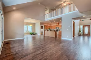 3909 Crystal Springs Dr, Medford, OR 97504 - Photo 10