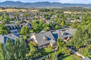 3909 Crystal Springs Dr, Medford, OR 97504 - Photo 54