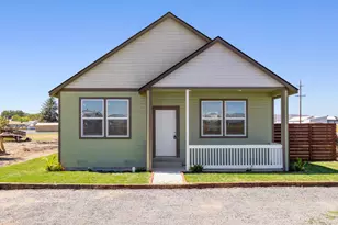 330 N Elm St, Merrill, OR 97633 - Photo 2