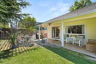 1735 Pearl Eye Ln, Medford, OR 97504 - Photo 22