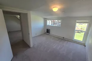 1390 Lakeshore Dr, Klamath Falls, OR 97601 - Photo 14