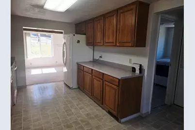 1390 Lakeshore Drive, Klamath Falls, OR 97601 - Photo 6