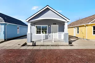 215 New Spirit Way, Medford, OR 97501 - Photo 2