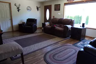 375 Jordan Creek Rd, Riddle, OR 97469 - Photo 14