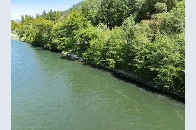 7827 Rogue River Highway, Grants Pass, OR 97527 - Photo 32