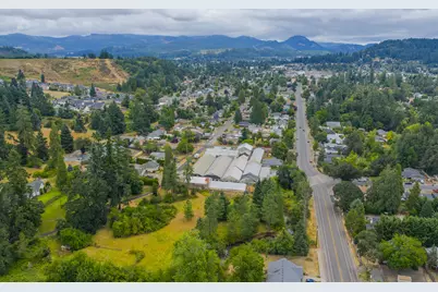 55 Q St Street, Cottage Grove, OR 97424 - Photo 2