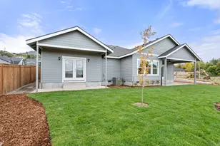 2749 Pronghorn Ln, Medford, OR 97504 - Photo 8