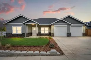 2749 Pronghorn Ln, Medford, OR 97504 - Photo 2