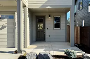 61409 SE Daybreak Ct, Bend, OR 97702 - Photo 2