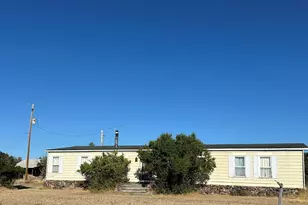 250 SE Steele St, Madras, OR 97741 - Photo 1