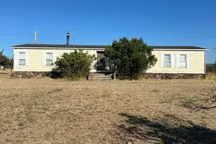 250 SE Steele St, Madras, OR 97741 - Photo 2