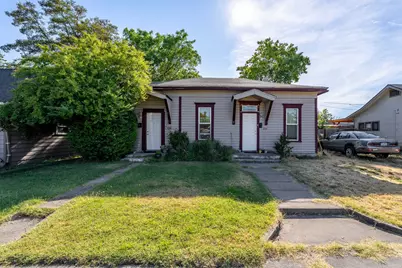 214 N Peach Street, Medford, OR 97501 - Photo 1