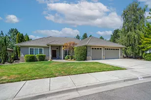 250 Briarwood Ln, Medford, OR 97504 - Photo 40