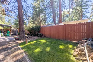 61040 S Queens Dr, Bend, OR 97702 - Photo 24