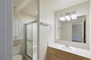2756 NE Rainier Dr, Bend, OR 97701 - Photo 20