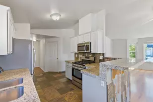 2756 NE Rainier Dr, Bend, OR 97701 - Photo 10