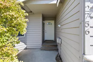 2756 NE Rainier Dr, Bend, OR 97701 - Photo 4